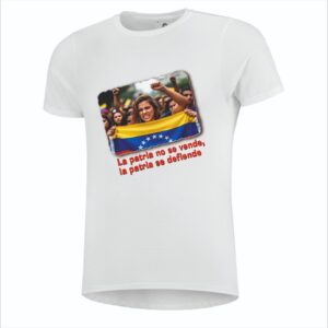Politické tričko s latinskoamerickým sloganem La patria no se vende